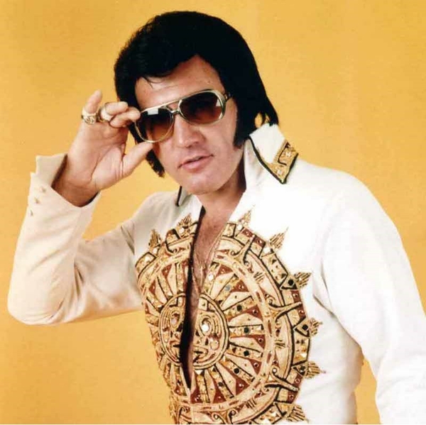 Memories of Elvis Dinner Concert starring Mike Albert via Thunder